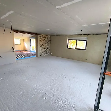 Beausejour فيلة *